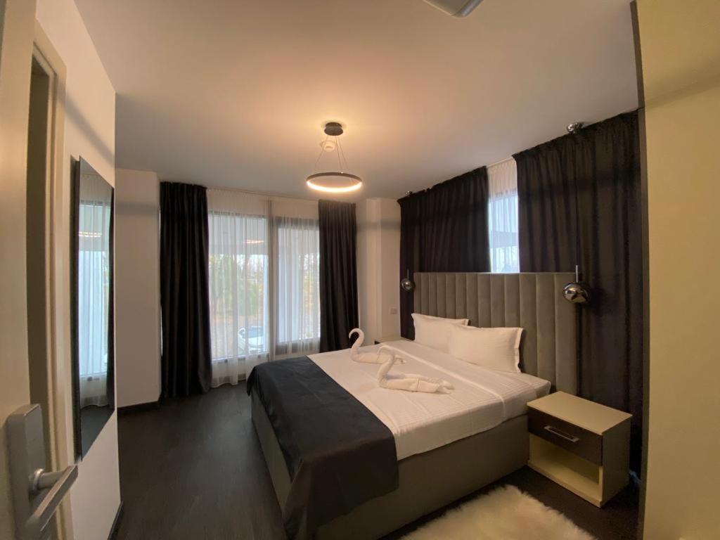 Ocaua Lui Cuza Hotel Tecuci Екстериор снимка